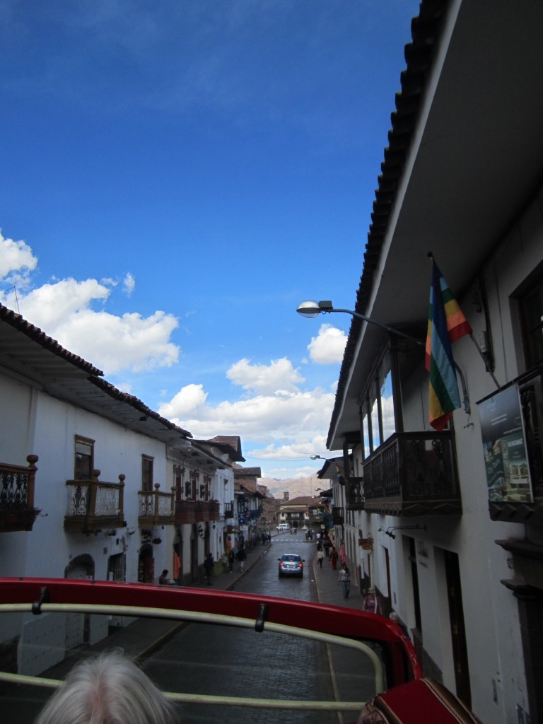 Colonial buildings line the streets back to la Plaza de Armas