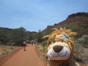 Lewis the Lion sets off towards King's Canyon