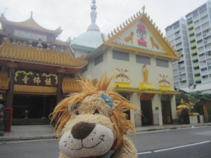 Lewis the Lion at the Sakya Muni Buddha Gaya Temple in Singapore