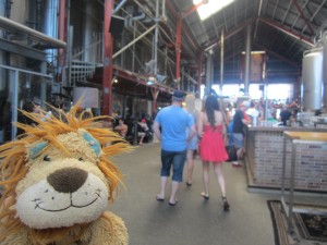 Lewis the Lion visits a trendy restaurant in Freemantle