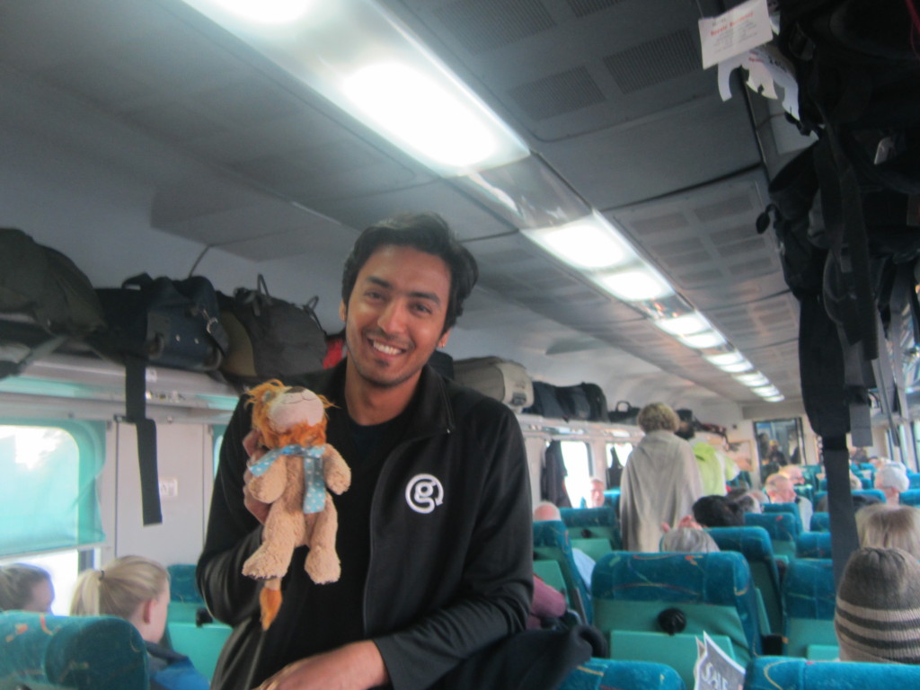 Dushyant and Lewis the Lion board the train to Jhansi