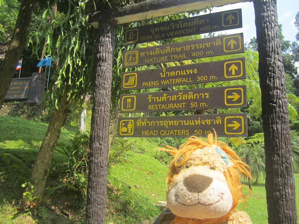 Lewis the Lion's guide takes them to the Dom Sila viewpoint