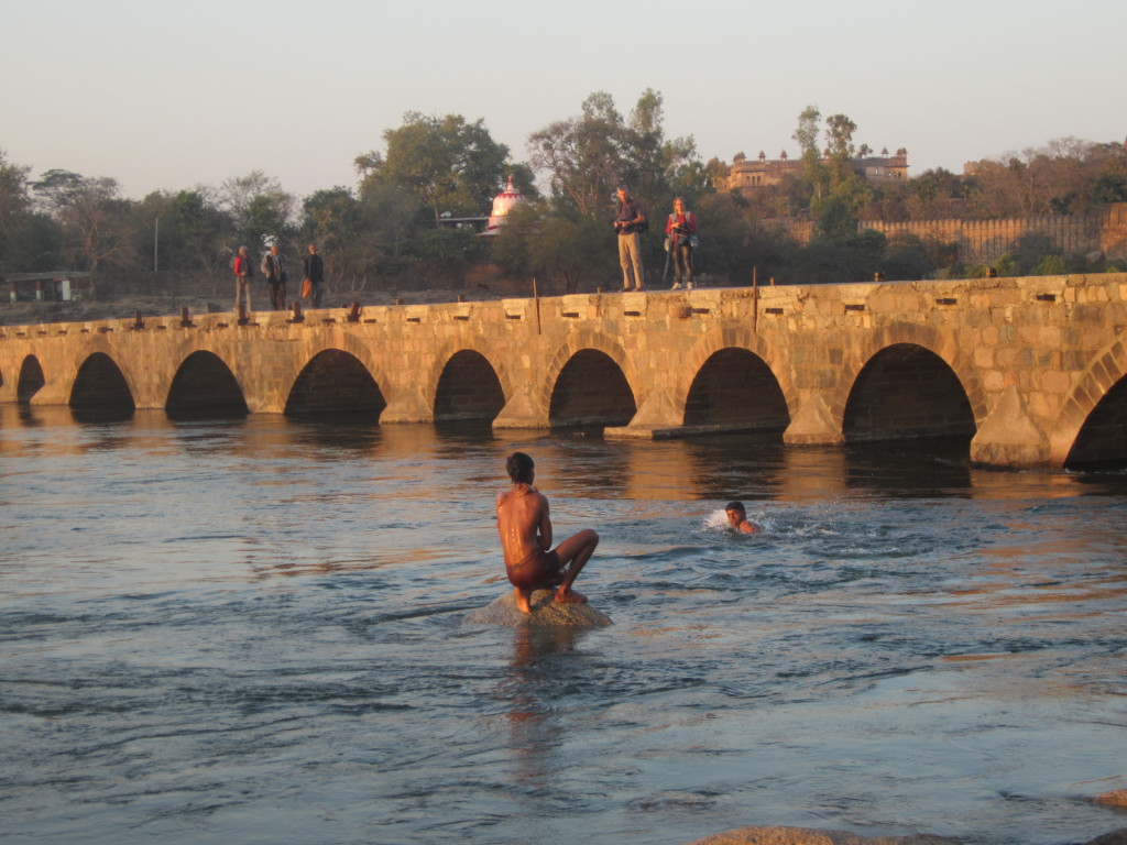 Bathers in the Betwa River, Orccha